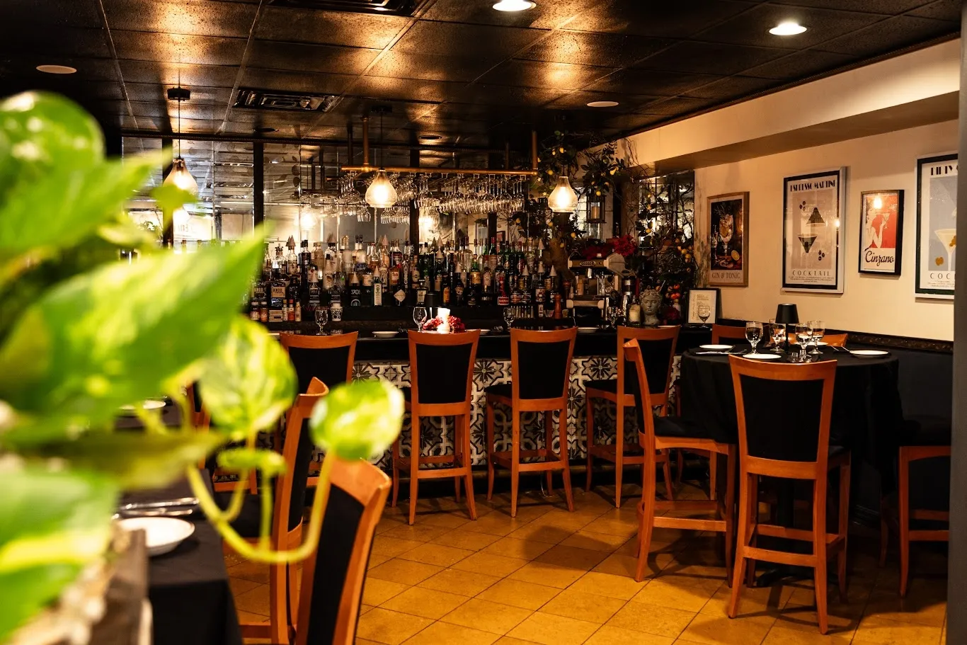 La Tavola — dining room and bar